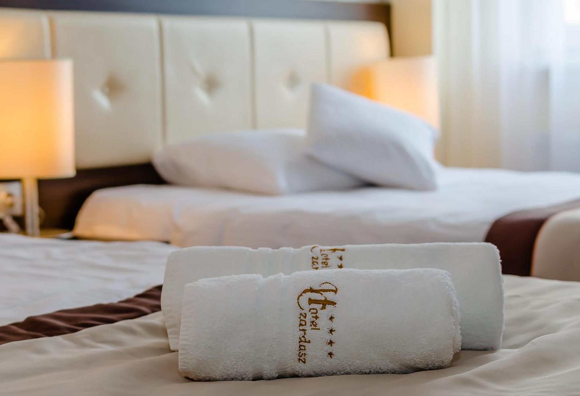 Hotel Czardasz Spa & Wellness بوتسك المظهر الخارجي الصورة